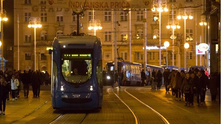 Tramvaji večeras neće voziti preko Jelačićevog trga, očekuju se velike gužve